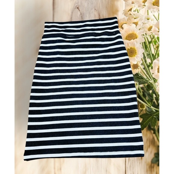 Soho‎ Lady Los Angeles Grey Knee length Slim pencil Skirt Size Pl Stripe - Picture 2 of 8